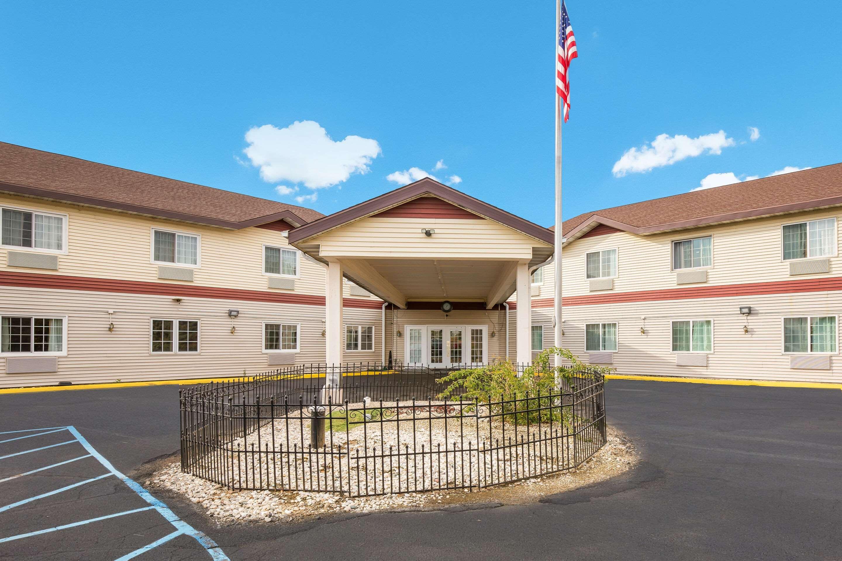 Econo Lodge Lake Mills Exterior foto