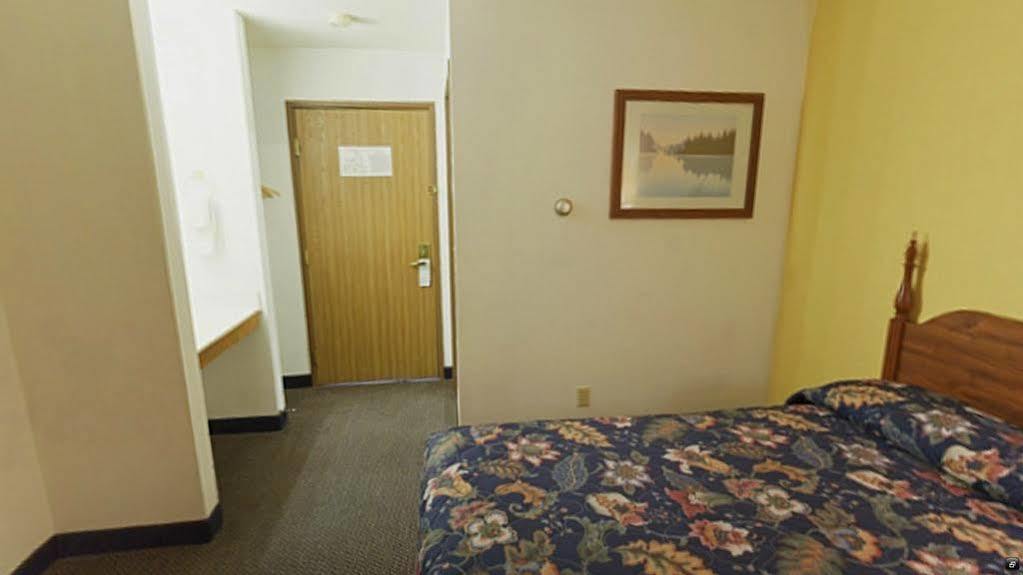 Econo Lodge Lake Mills Exterior foto